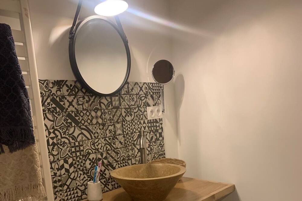 Photo of Bathroom in Oreta