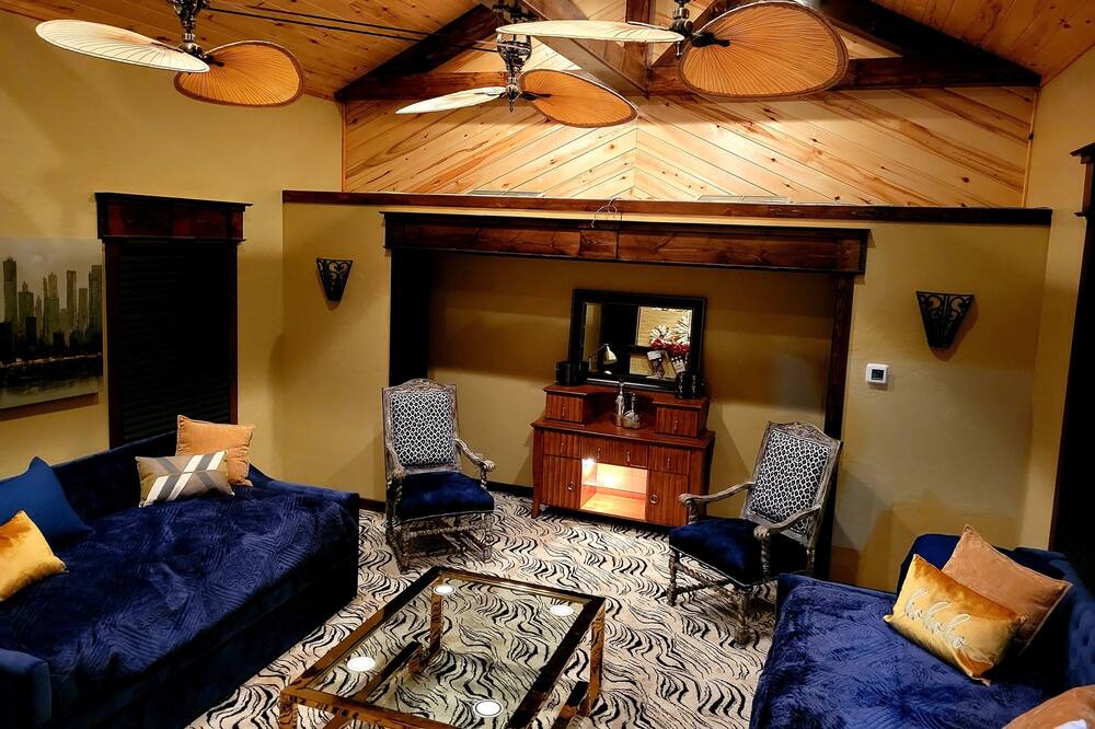 Photo of Livingroom in Judson
