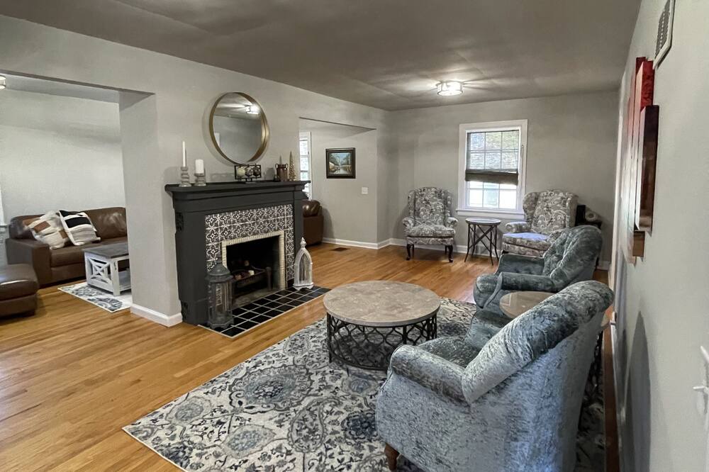 Photo of Livingroom in Mount Vernon