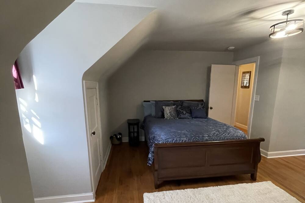 Photo of Bedroom in Mount Vernon