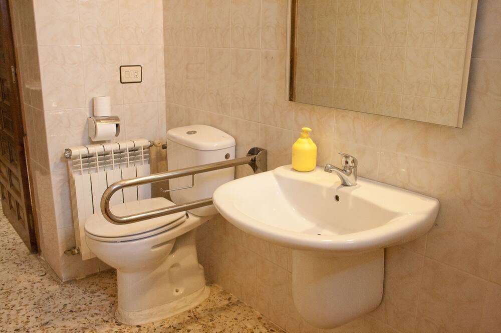 Photo of Bathroom in Munebrega