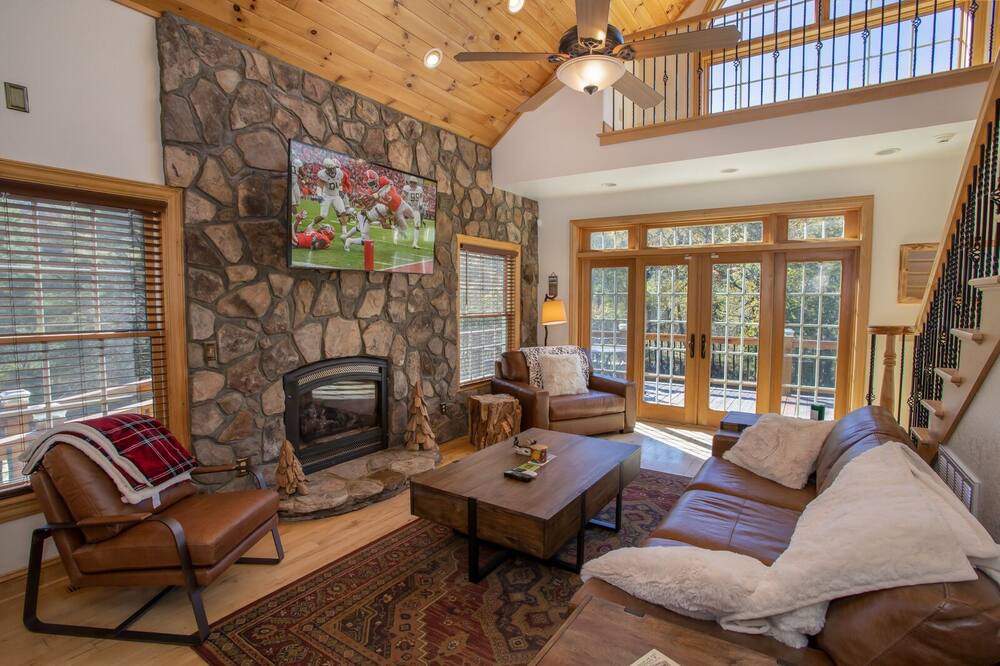 Photo of Livingroom in Laurel Springs
