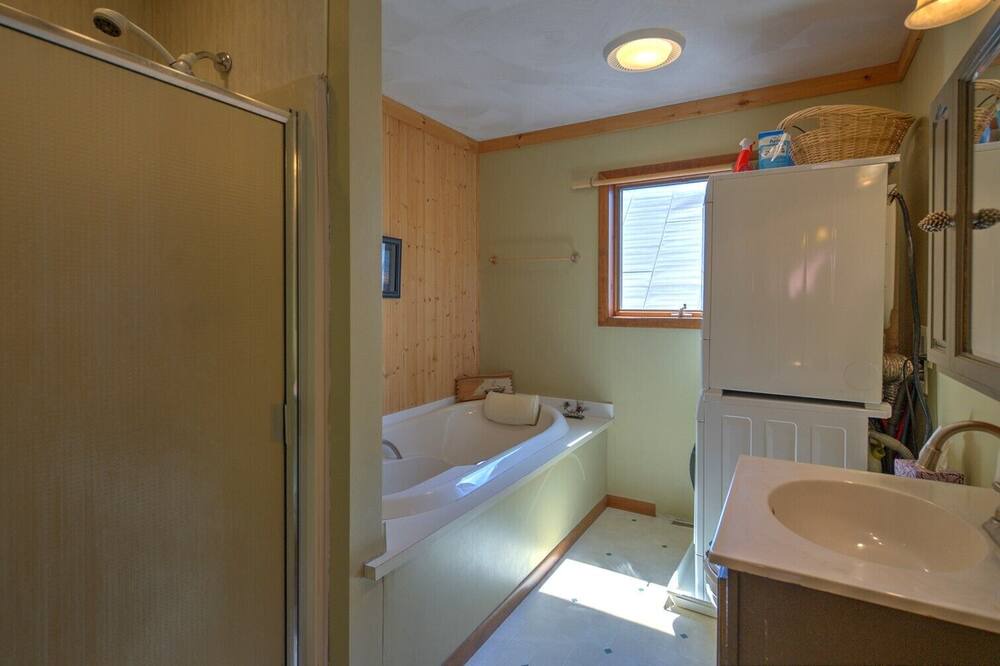 Photo of Bathroom in Inlet