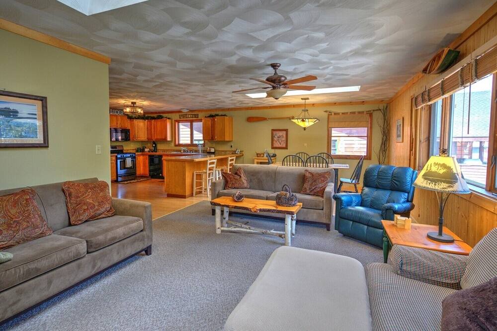 Photo of Bedroom in Inlet