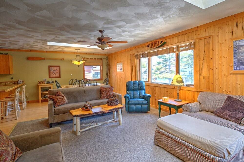 Photo of Bedroom in Inlet