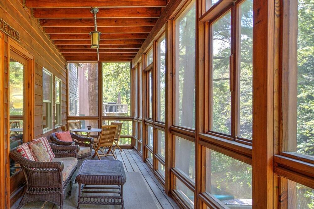 Photo of Patio Balcony in Inlet