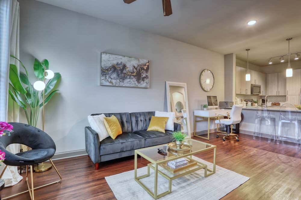 Photo of Livingroom in Loring Heights