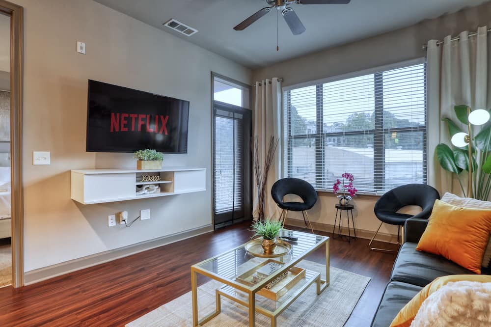 Photo of Livingroom in Loring Heights