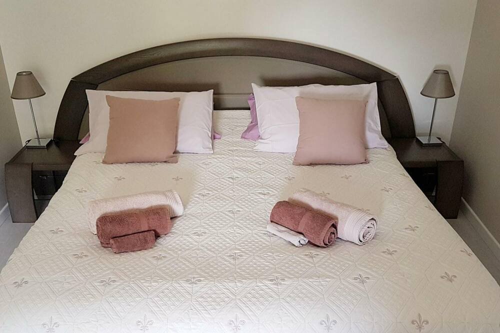 Photo of Bedroom in Saint-Aubin-Routot