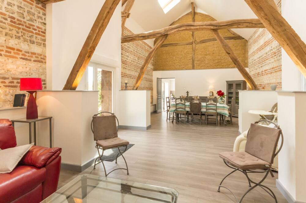 Photo of Livingroom in Saint-Aubin-Routot