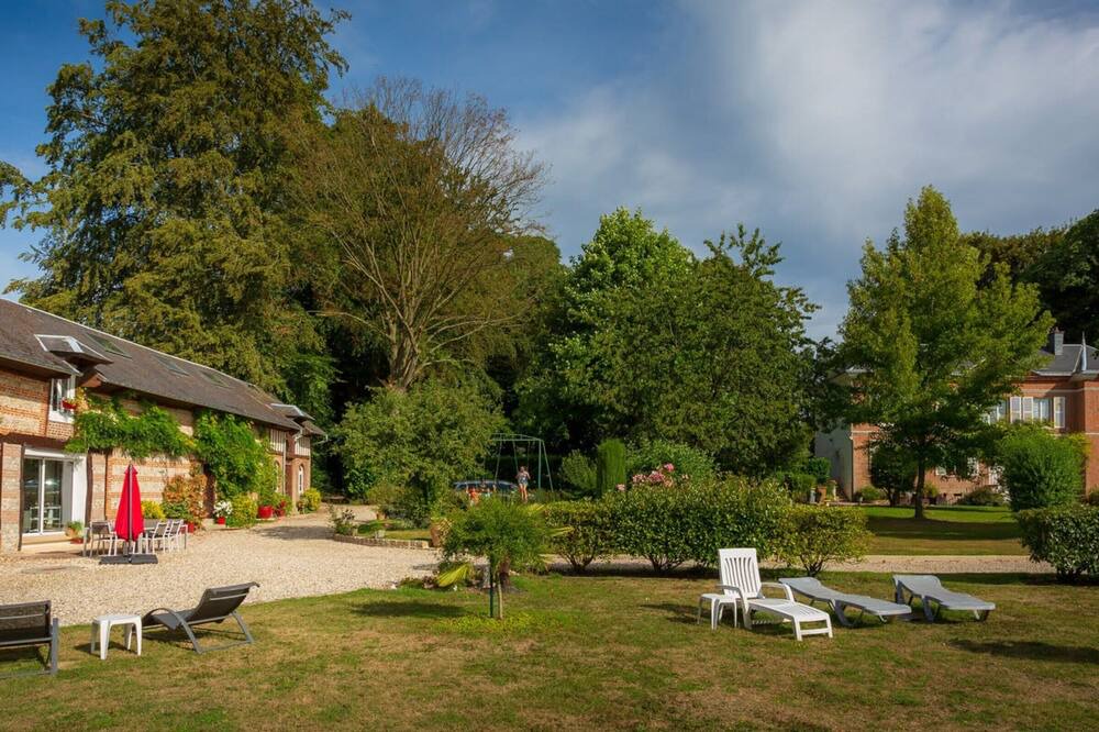 Photo of Outdoor in Saint-Aubin-Routot