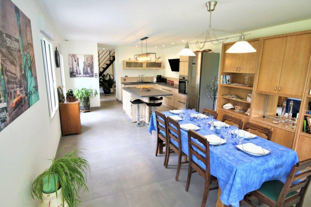 Photo of Livingroom in Ecalles-Alix