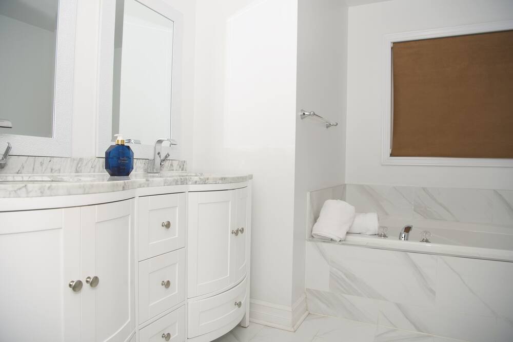 Photo of Bathroom in Richmond Hill