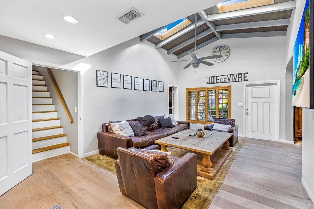 Photo of Livingroom in Hendricks and Venice Isles