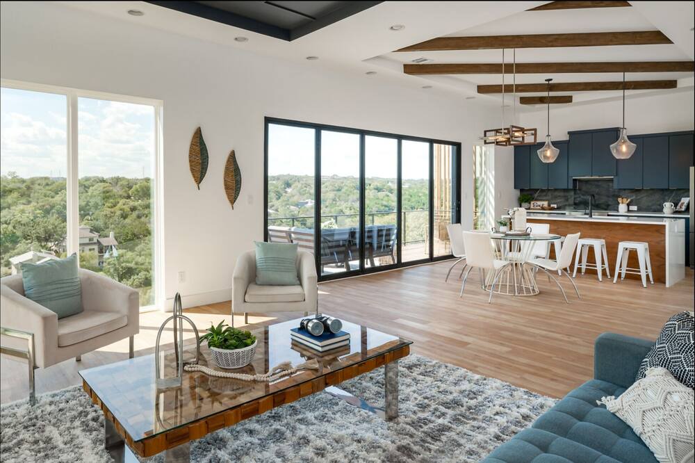 Photo of Livingroom in Apache Shores