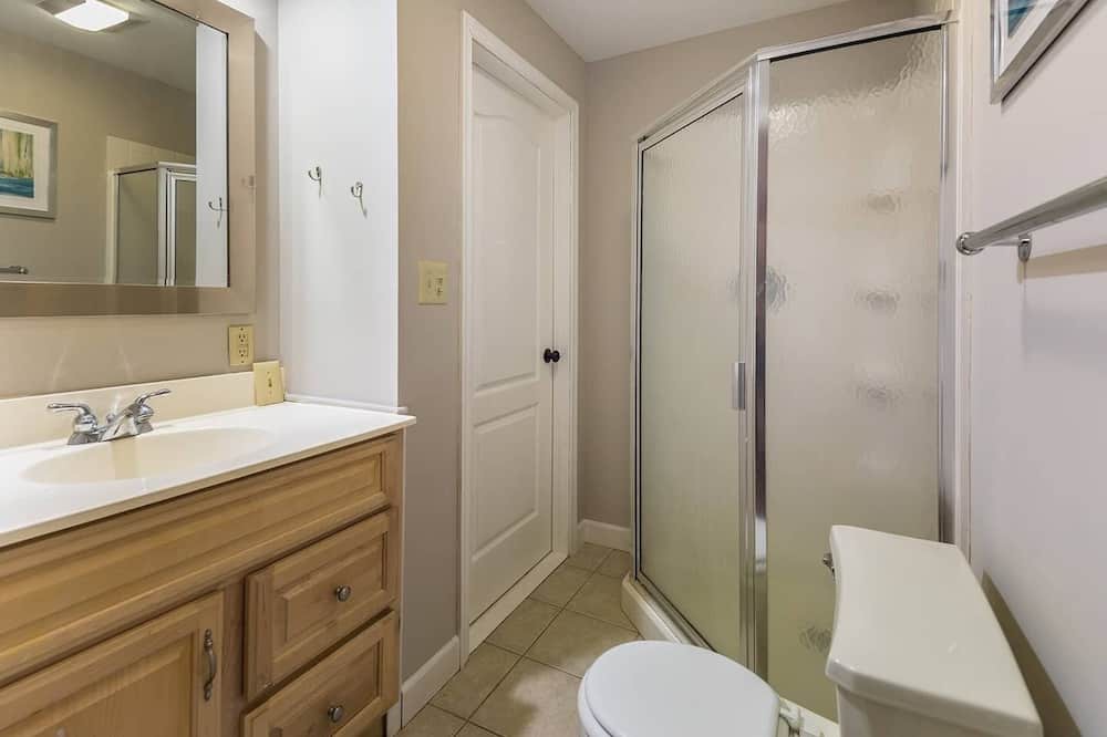 Photo of Bathroom in Medford Lakes