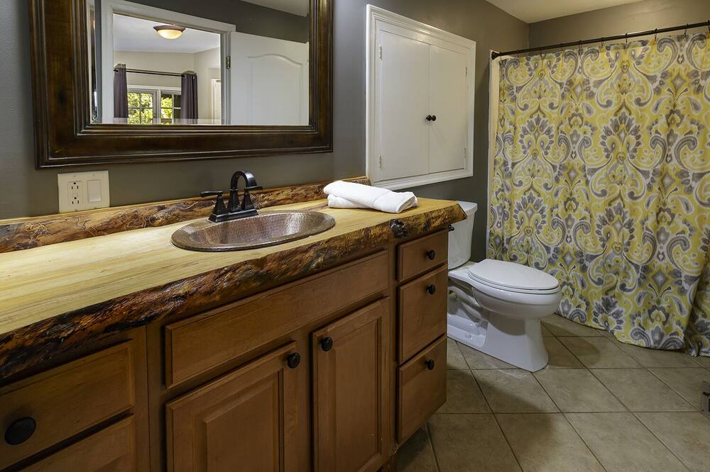 Photo of Bathroom in Medford Lakes