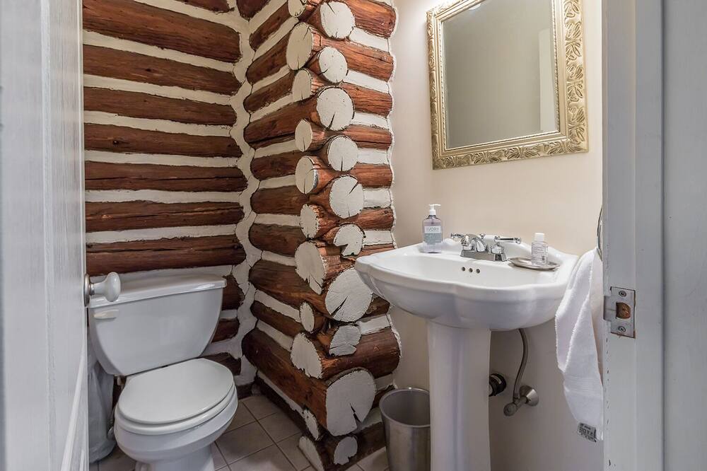 Photo of Bathroom in Medford Lakes