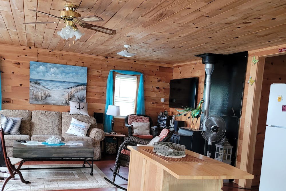 Photo of Livingroom in Colchester County