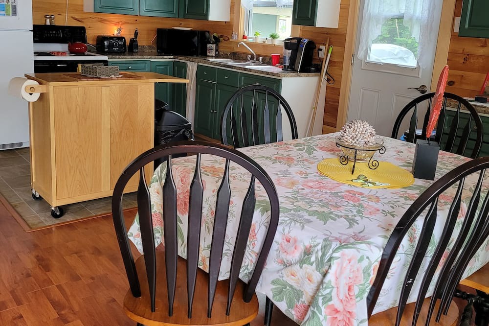 Photo of Kitchen in Colchester County