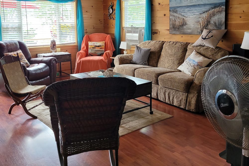 Photo of Livingroom in Colchester County