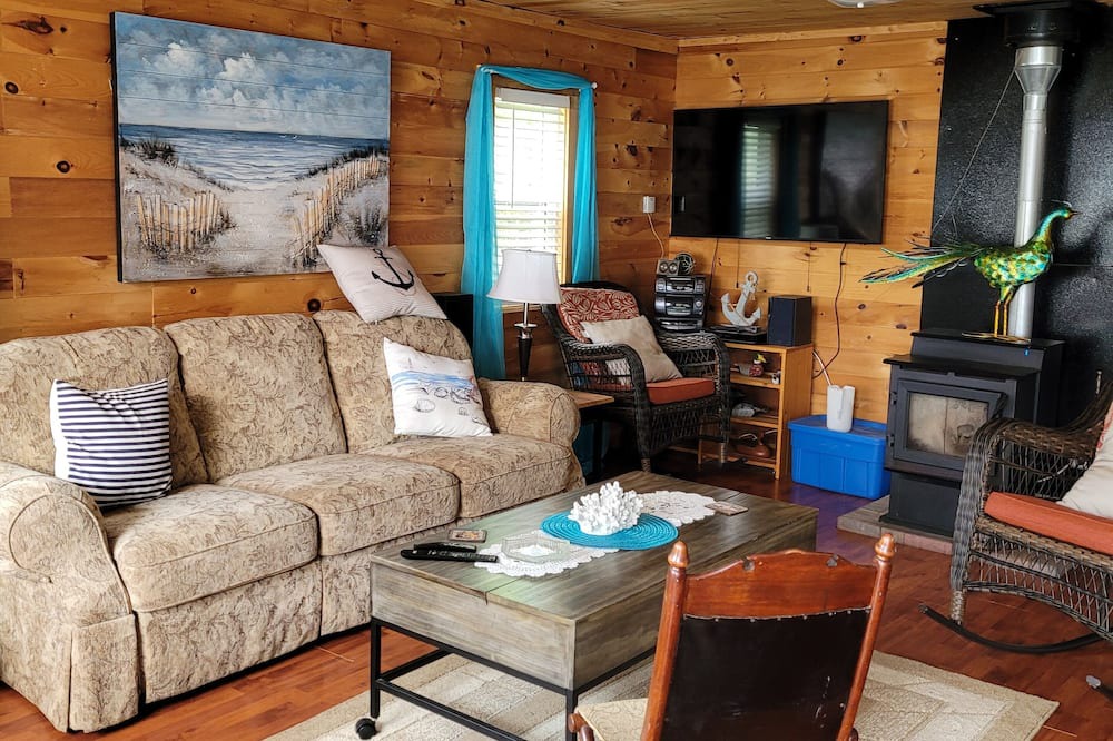 Photo of Livingroom in Colchester County