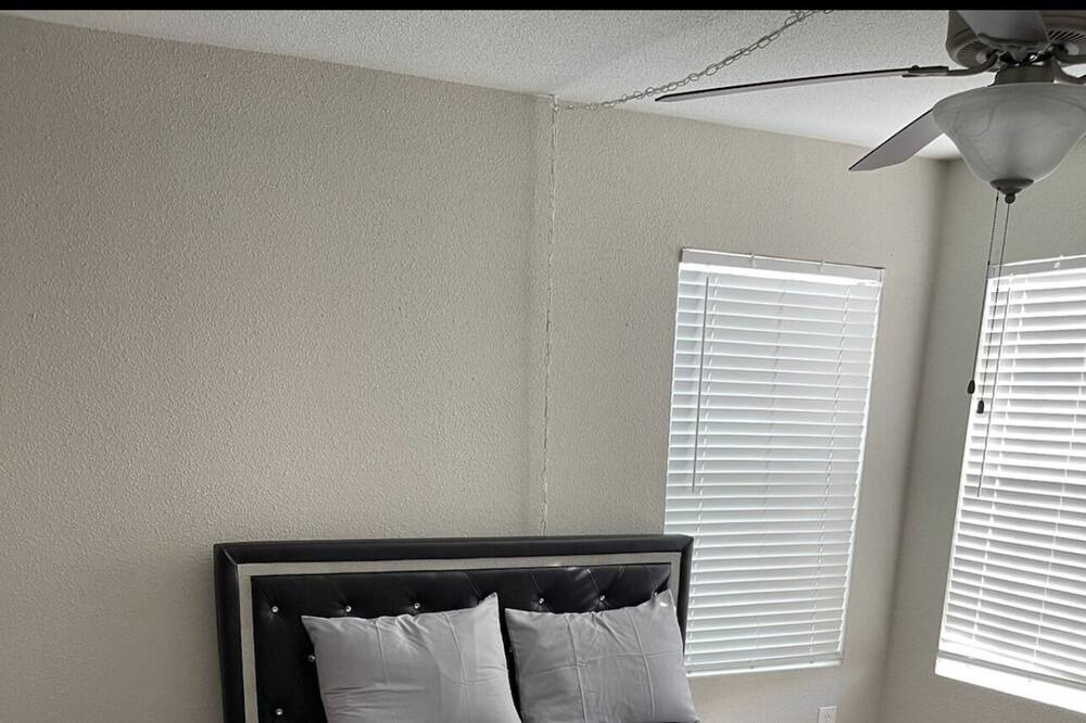 Photo of Bedroom in George Bush Park/Eldridge