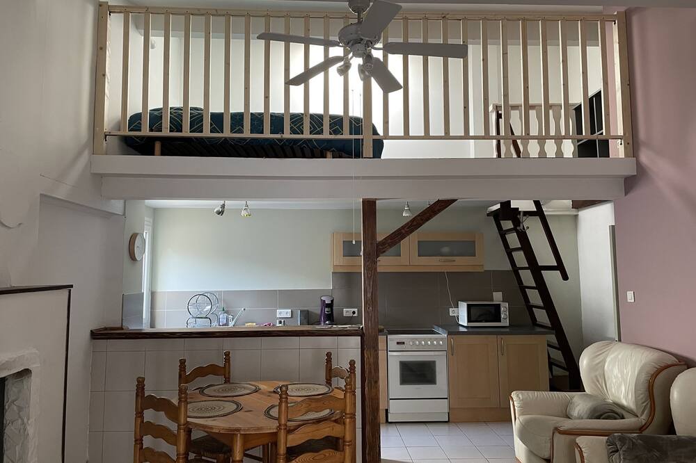 Photo of Kitchen in Roujan