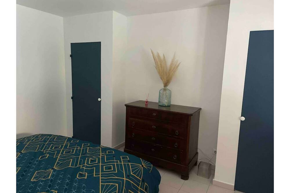 Photo of Bedroom in Roujan