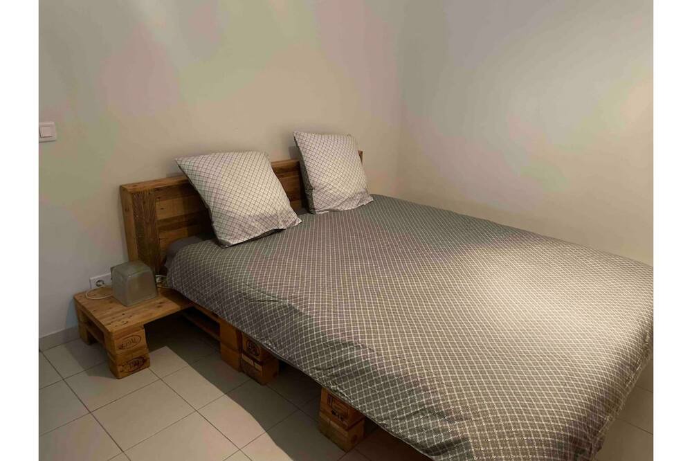 Photo of Bedroom in Roujan