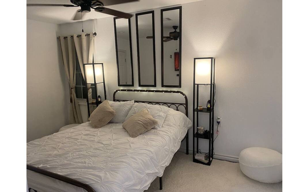 Photo of Bedroom in Lakeview  Jefferson County