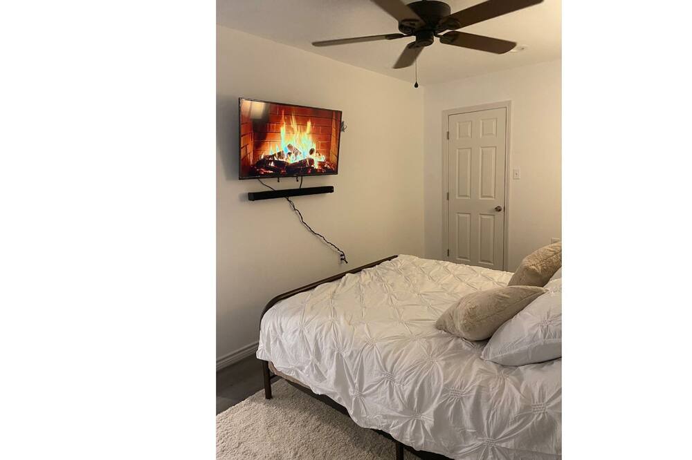 Photo of Bedroom in Lakeview  Jefferson County