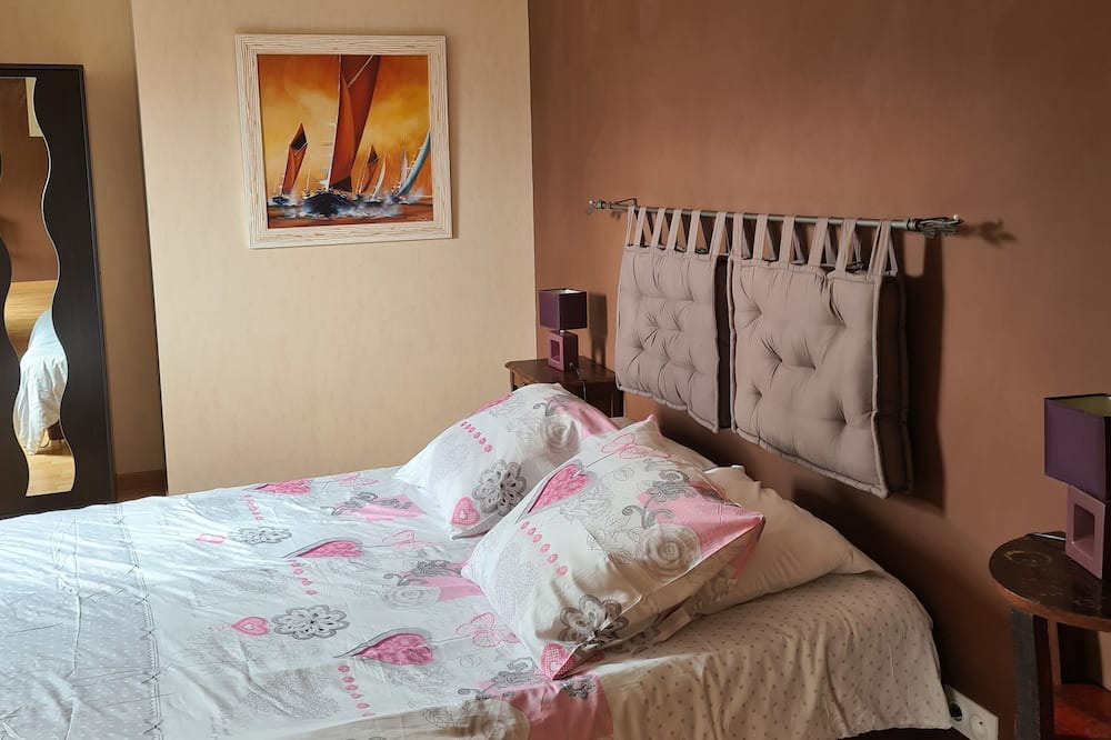 Photo of Bedroom in Theix-Noyalo