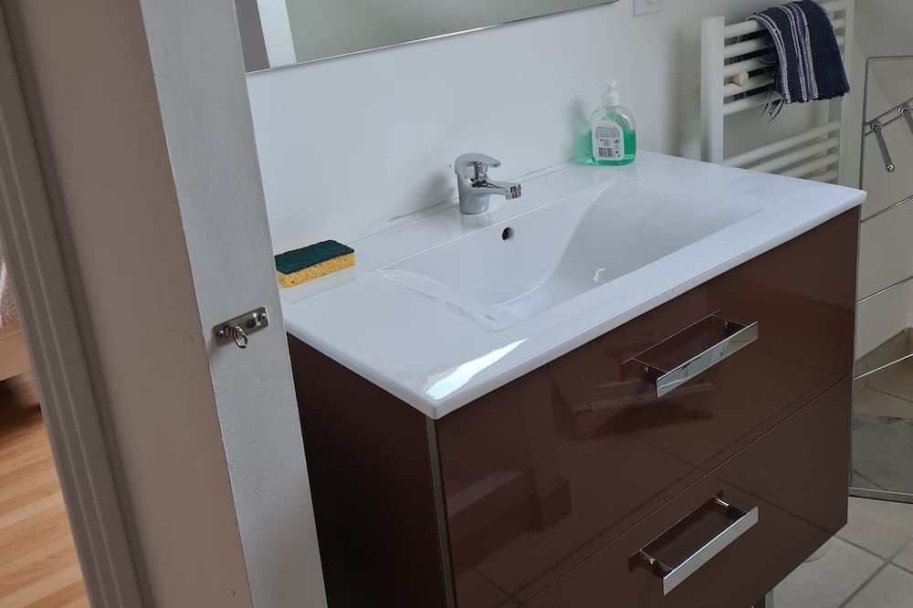 Photo of Bathroom in Theix-Noyalo