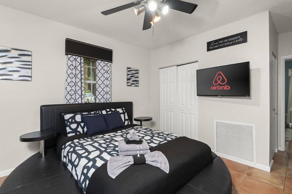 Photo of Bedroom in Egypt Lake-Leto