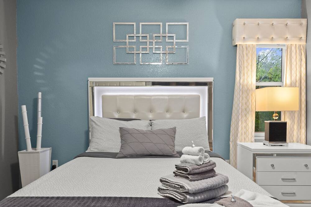 Photo of Bedroom in Egypt Lake-Leto