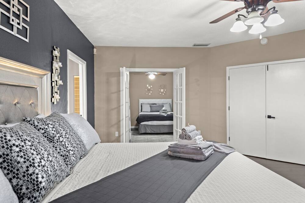 Photo of Bedroom in Egypt Lake-Leto