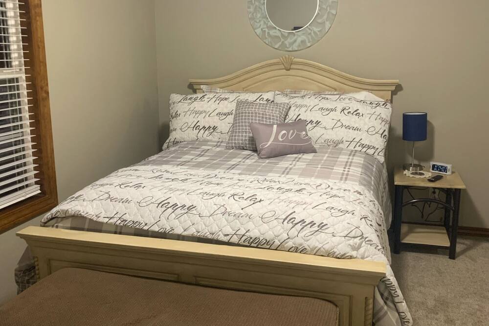 Photo of Bedroom in Carl Junction