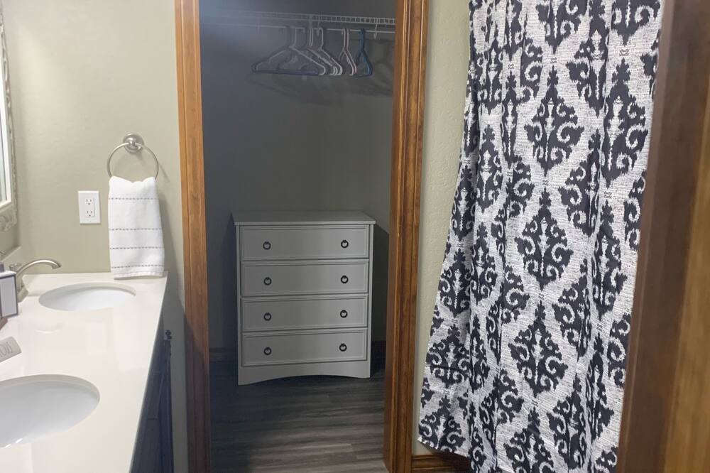 Photo of Bedroom in Carl Junction