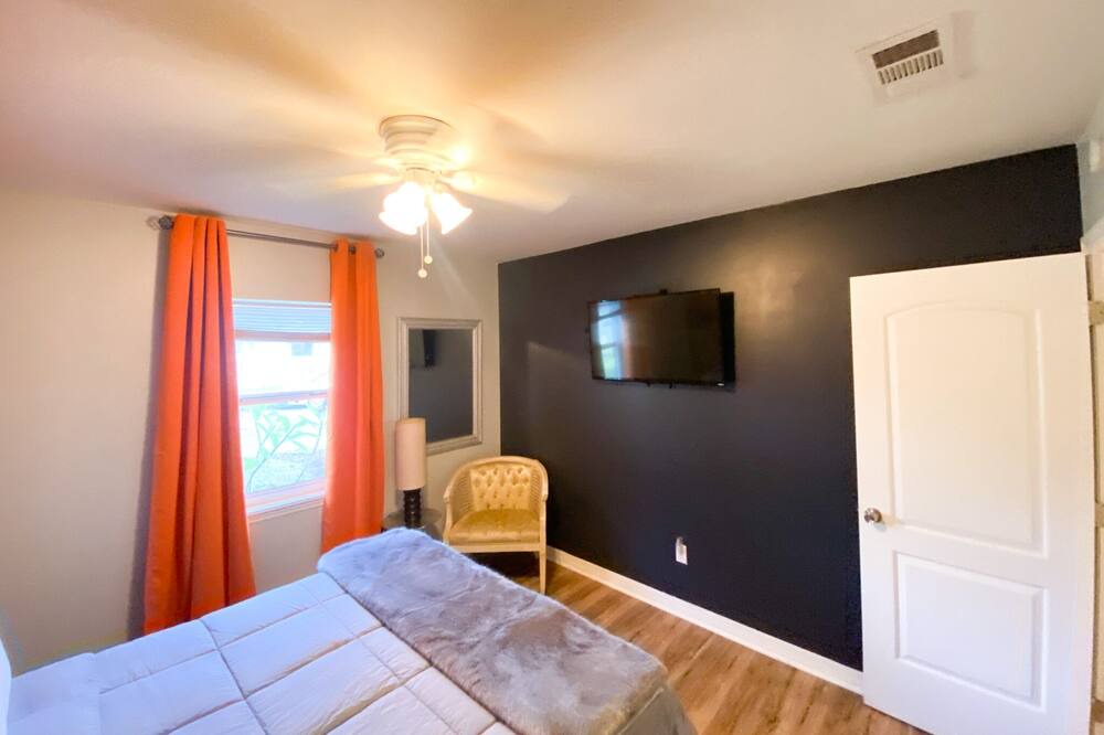 Photo of Bedroom in Ballast Point