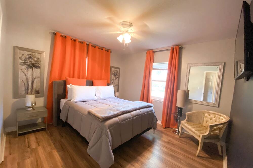Photo of Bedroom in Ballast Point