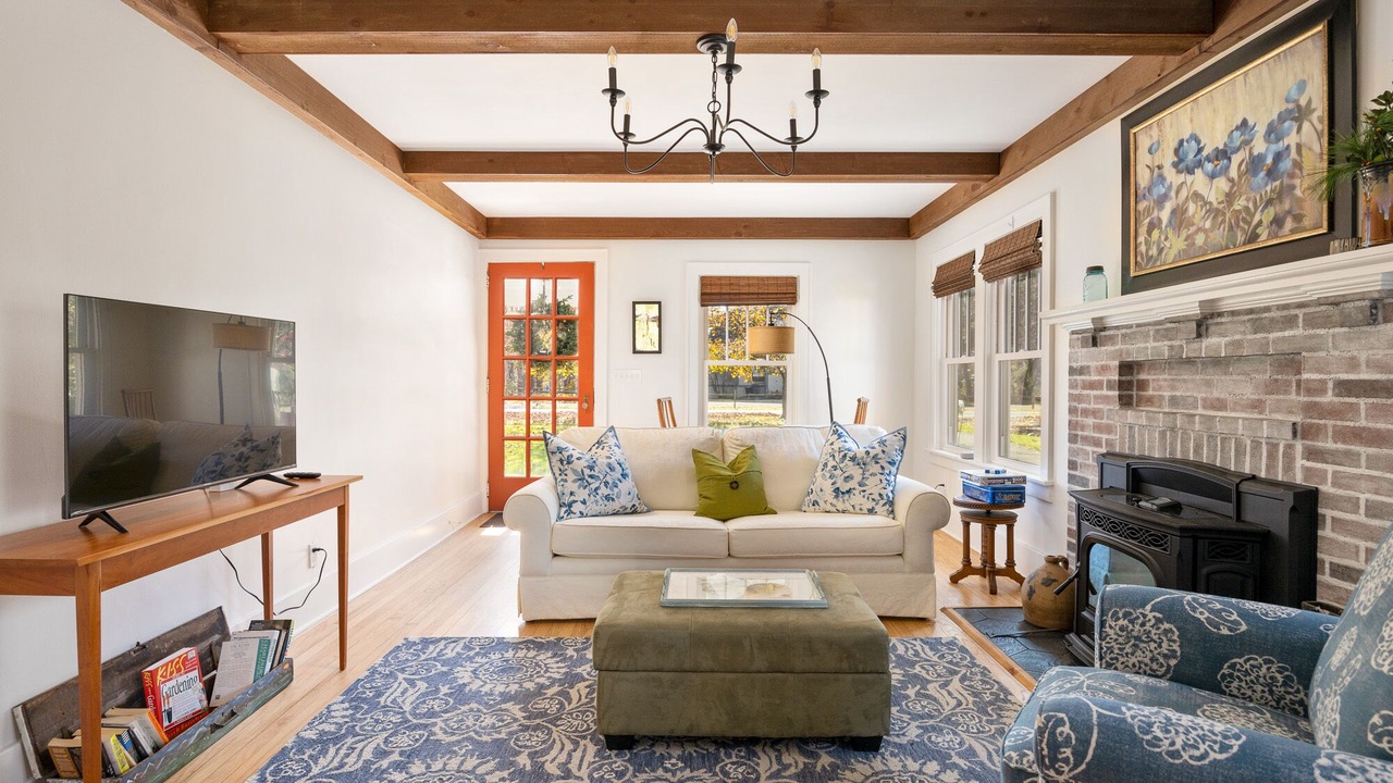 Photo of Livingroom in Valatie