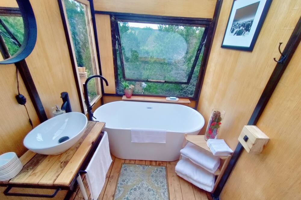 Photo of Bathroom in Kempner