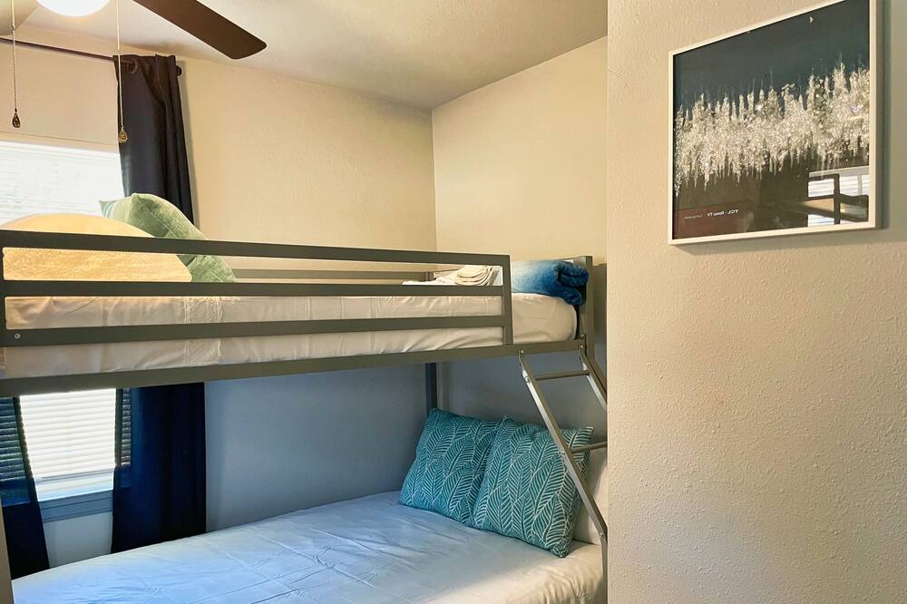 Photo of Bedroom in Brookshire