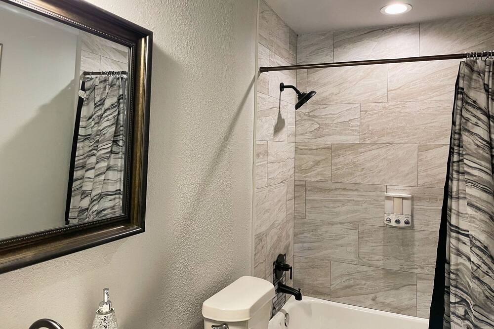 Photo of Bathroom in Brookshire