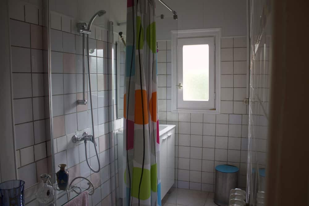 Photo of Bathroom in Langon