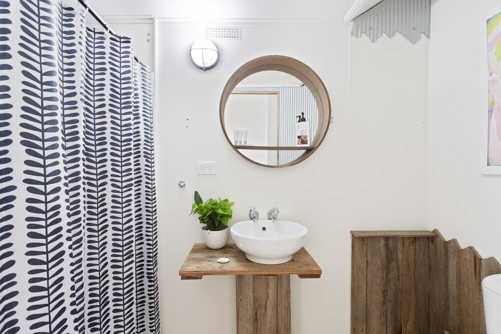 Photo of Bathroom in Sunset Strip