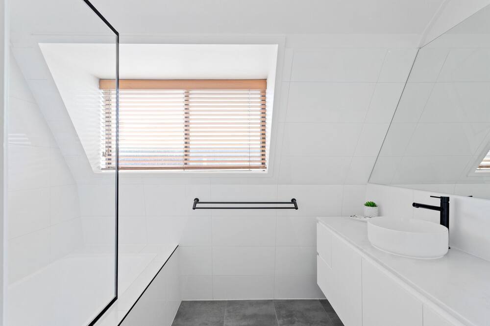 Photo of Bathroom in Sunset Strip