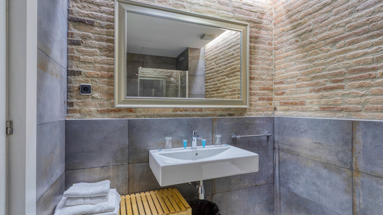 Photo of Bathroom in El Poble-sec