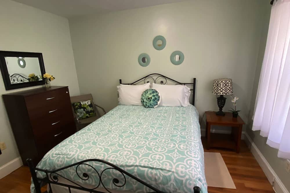 Photo of Bedroom in Metropolitan Hill - Beech Street